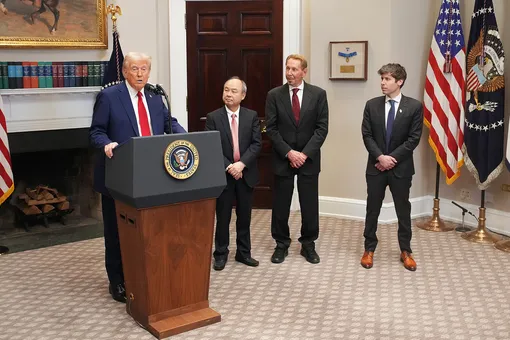 Президент США Дональд Трамп, генеральный директор SoftBank Масаёси Сон, председатель совета директоров Oracle Ларри Эллисон и генеральный директор OpenAI Сэм Альтман на пресс-конференции в Белом Доме Президент США Дональд Трамп, генеральный директор SoftBank Масаёси Сон, председатель совета директоров Oracle Ларри Эллисон и генеральный директор OpenAI Сэм Альтман на пресс-конференции в Белом Доме