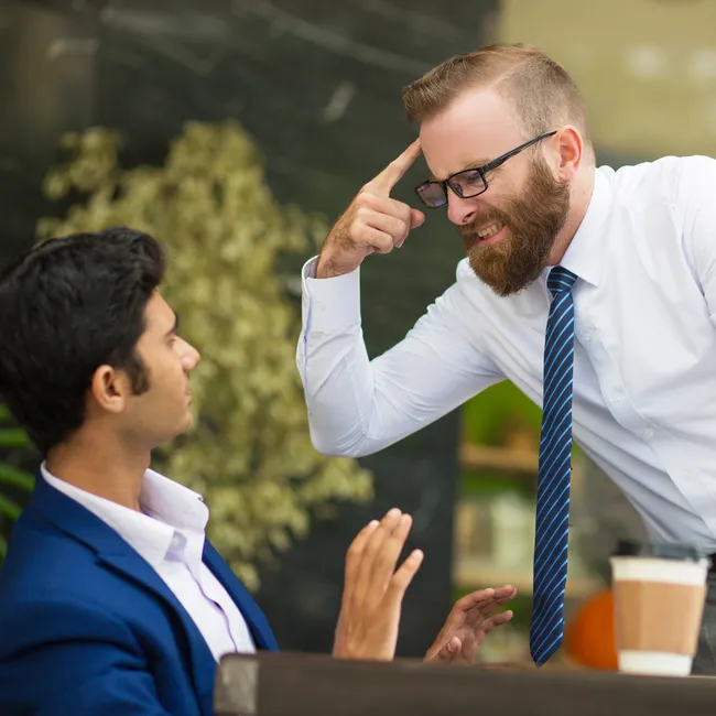 Как понять, что вами манипулируют? Психолог рассказал, какими приемами пользуются манипуляторы