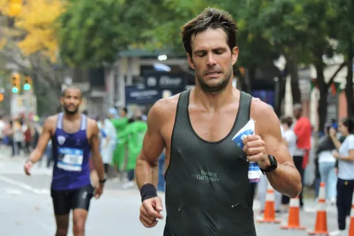 Как правильно есть и пить, чтобы пробежать от 5 км до ультрамарафона Как правильно есть и пить, чтобы пробежать от 5 км до ультрамарафона