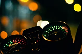 В России предлагают ввести наказание за скрученный пробег у авто: какой штраф ждет мошенников