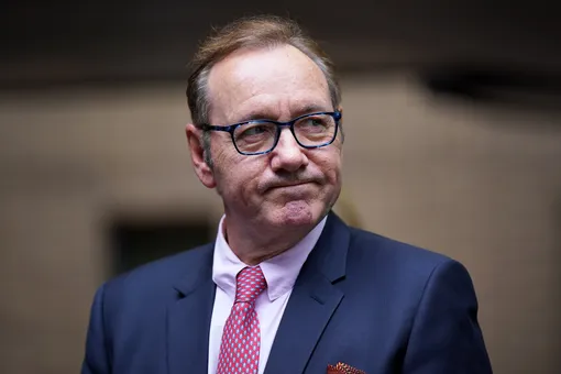 Кевин Спейси признался, что стал бездомным. Почему актера «отменили», несмотря на победу в суде?