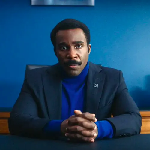 Как одевались герои лучших сериалов 2025 года