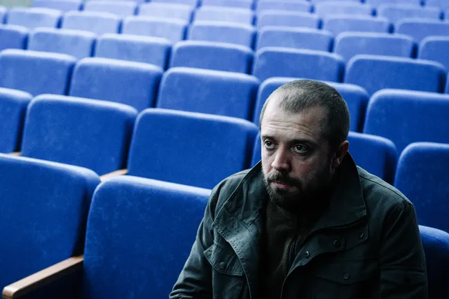 «Плохие комедии хуже, чем просто плохое кино»: Александр Ильин о новых проектах, старых героях и самоограничениях