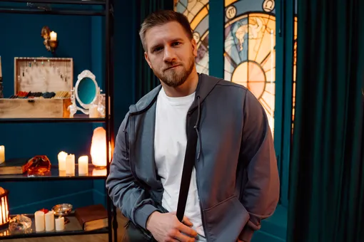 «Боюсь спать один без света: кажется, что кто-то ходит по комнате»: актер Михаил Кремер о мистике и юморе «Боюсь спать один без света: кажется, что кто-то ходит по комнате»: актер Михаил Кремер о мистике и юморе