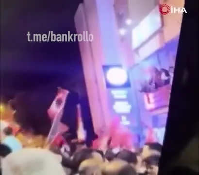 Нажми и смотри
