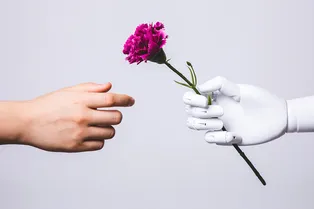 Технологичная любовь: способны ли нейросети заменить партнера Технологичная любовь: способны ли нейросети заменить партнера