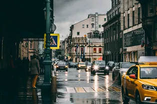 Осень наступает по всем фронтам: погода, магнитные бури и атмосферное давление в Москве 17 сентября Осень наступает по всем фронтам: погода, магнитные бури и атмосферное давление в Москве 17 сентября