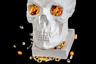 Почему не всем мужчинам полезно пить витамины