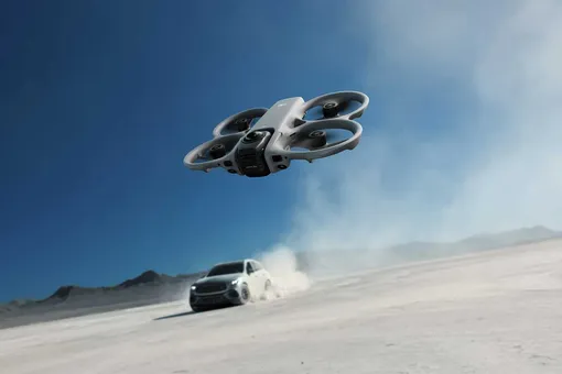 FPV-дрон DJI Avata 360 FPV-дрон DJI Avata 360 в полете