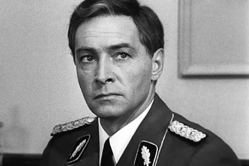 Работал токарем, терял зрение и всю жизнь винил себя в смерти сына: как складывалась судьба легендарного актера Вячеслава Тихонова Работал токарем, терял зрение и всю жизнь винил себя в смерти сына: как складывалась судьба легендарного актера Вячеслава Тихонова