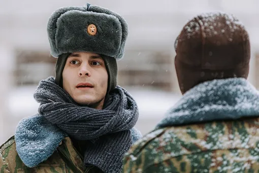 Иван Янковский в сериале «Аутсорс» Лучшие сериалы