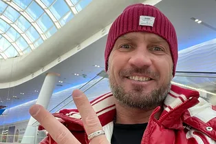 Две причины, по которым Роману Костомарову грозит ампутация пальцев Две причины, по которым Роману Костомарову грозит ампутация пальцев