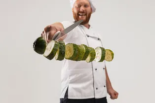 Что произойдет с организмом, если каждый день съедать по одному соленому огурцу