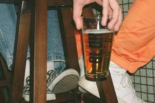 В России рухнули продажи пива: россияне переключились на другой алкоголь или бросили пить?