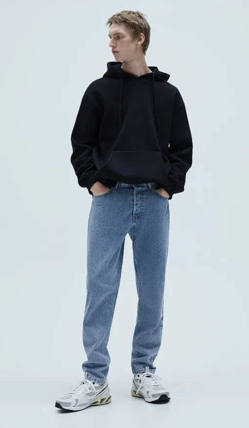 С чем носить синие джинсы