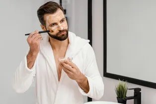 Мужчины из России начали беспокоиться о возрасте: продажа антивозрастной косметики резко выросла