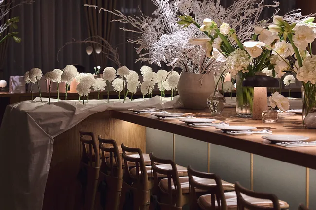 Гастрономический дайджест: яркие коллаборации, новогодние предложения и гастроли шефов