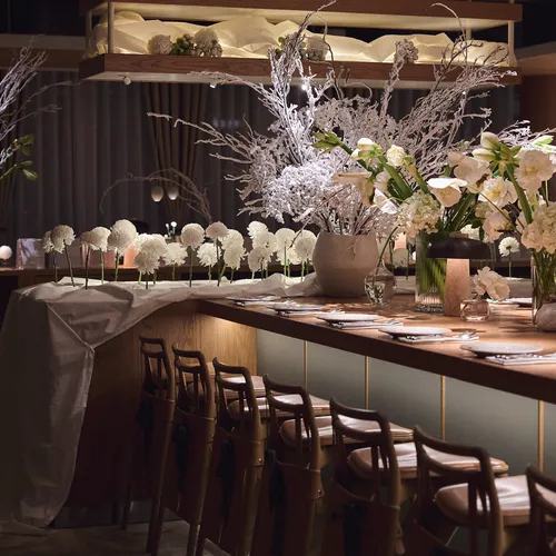 Гастрономический дайджест: яркие коллаборации, новогодние предложения и гастроли шефов