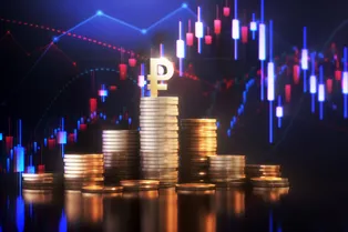 Рубль стал самой сильной валютой года: почему это плохо для нашей экономики?