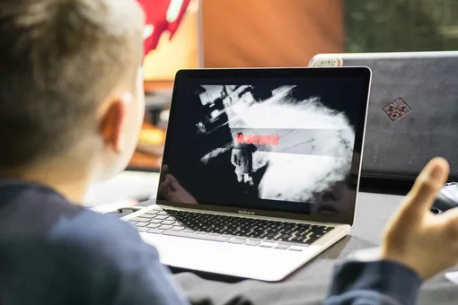 Только после получения паспорта: в Госдуме предложили полностью запретить интернет детям до 14 лет Только после получения паспорта: в Госдуме предложили полностью запретить интернет детям до 14 лет