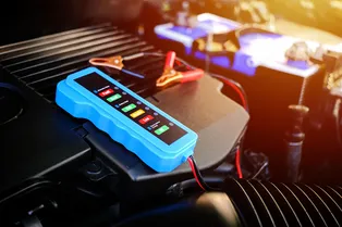 Напряжение автомобильного аккумулятора: как измерить и интерпретировать результаты Напряжение автомобильного аккумулятора: как измерить и интерпретировать результаты