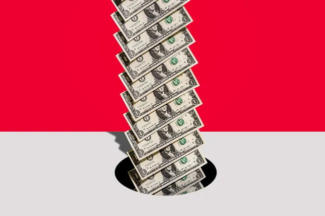 Доллар может обрушиться до 40 рублей: почему это худший сценарий для россиян?