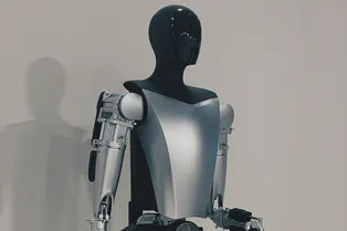 Новый робот Илона Маска удивит всех. Бизнесмен пообещал невероятные возможности у Tesla Optimus нового поколения