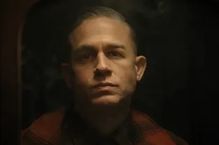 У маньяка Эда Гейна внезапно появились фанатки по всему миру: психологи винят во всем TikTok и сериалы