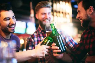 Какие мужские привычки сильнее всего вредят здоровью: проверьте, делаете ли вы что-то из этого списка