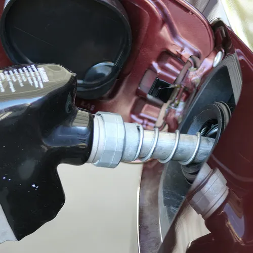 В Японии водителей призвали экономить бензин: страна на пороге топливного коллапса?