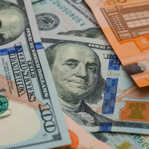 Доллар упадет до 70? Как будет «штормить» курс в начале года