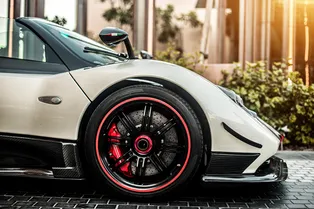 Зумер украл биткоинов на 1 млрд рублей: он спустил деньги на Lamborghini и частные джеты Зумер украл биткоинов на 1 млрд рублей: он спустил деньги на Lamborghini и частные джеты