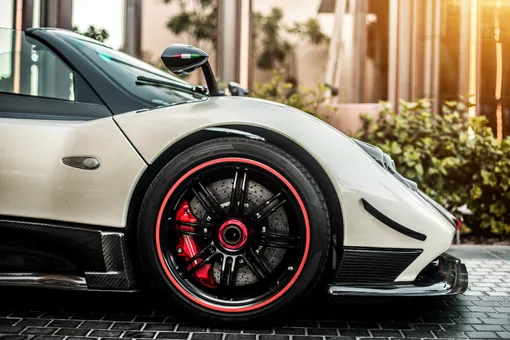 Зумер украл биткоинов на 1 млрд рублей: он спустил деньги на Lamborghini и частные джеты Зумер украл биткоинов на 1 млрд рублей: он спустил деньги на Lamborghini и частные джеты