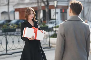 Что подарить девушке на праздник Что подарить девушке на праздник