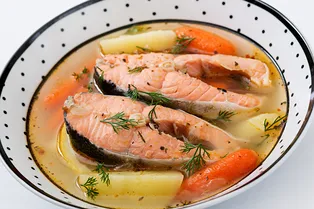 Как самому приготовить идеальную уху: обязательно ли лить водку и добавлять горелое полено? Как самому приготовить идеальную уху: обязательно ли лить водку и добавлять горелое полено?