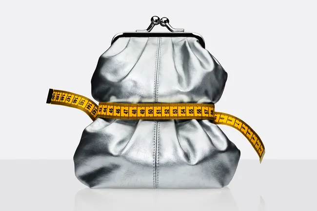 Россияне затянули пояса и начали экономить: кризис наступает?