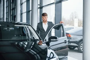 Уйдут по-китайски: эксперты назвали автобренды, которые могут покинуть Россию в 2026 году