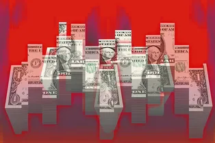 Доллар опустился до рекордно низких значений: чем это грозит России?