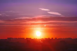 Покатаемся на «погодных качелях»: москвичей предупредили о резкой смене жары и холода этим летом Покатаемся на «погодных качелях»: москвичей предупредили о резкой смене жары и холода этим летом