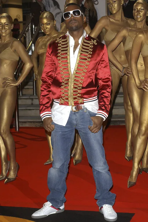 Канье Уэст на церемонии вручения премии Brit Awards, 2005 г.