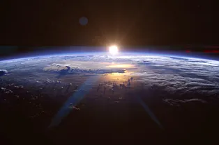 Без снега, но с магнитными бурями: какой будет погода в Москве в эти выходные