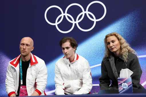 Бенуа Ришо, фигурист из команды Грузии Ника Эгадзе и его тренер Этери Тутберидзе Бенуа Ришо, фигурист из команды Грузии Ника Эгадзе и его тренер Этери Тутберидзе