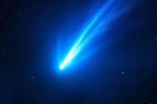 Нарушает все известные законы: на свежих снимках кометы 3I/ATLAS заметили странное синее свечение