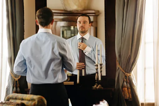 Александр Петров в фильме «Коммерсант» (2026)