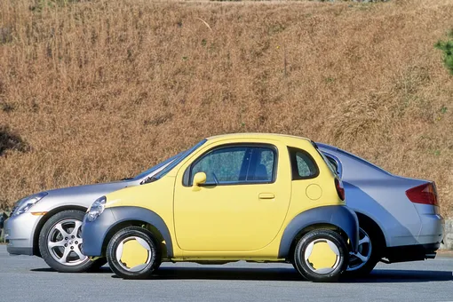 Когда целый автомобиль равен расстоянию между осями у другого