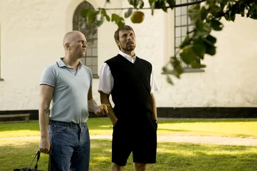 Кадр из фильма «Адамовы яблоки» (2005)