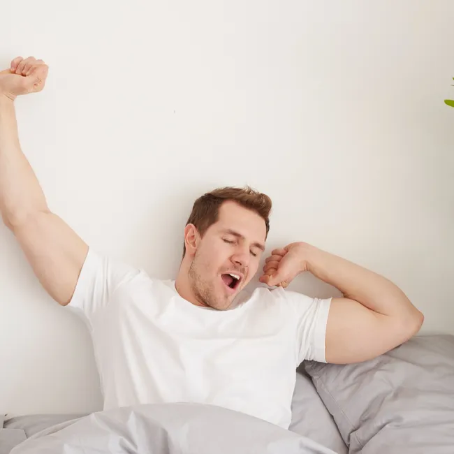 ​​​​​​​Лучшая тренировка на мышцы живота для лежебок: 7 упражнений для подтянутого пресса