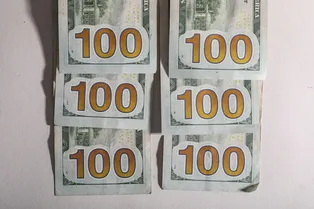 Доллар по 100 к концу года: крепкий рубль доживает последние дни