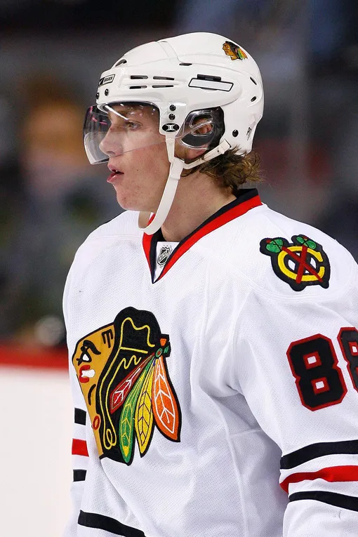 Хоккеист Патрик Кейн из команды Chicago Blackhawks в 2008 году Хоккеист Патрик Кейн из команды Chicago Blackhawks в 2008 году
