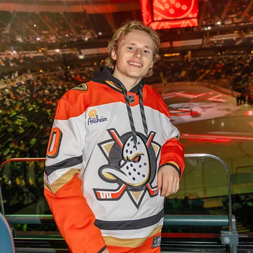 Творит историю на наших глазах. Кто такой Илья Малинин и почему он — главная звезда Олимпиады-2026